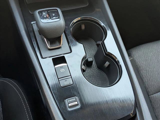 Used 2025 Nissan Rogue SV image 12