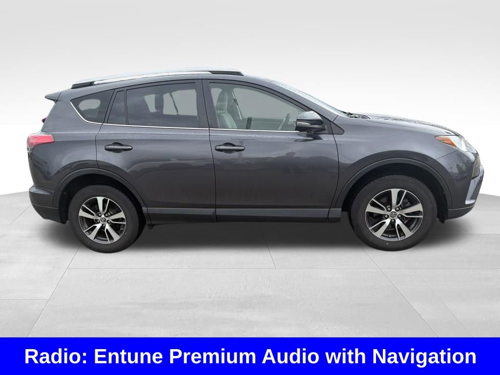 Used 2018 Toyota RAV4 XLE AWD/4WD image 4