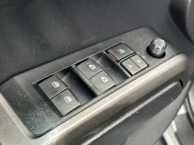 Used 2021 Toyota Tacoma TRD Off-Road AWD/4WD image 19