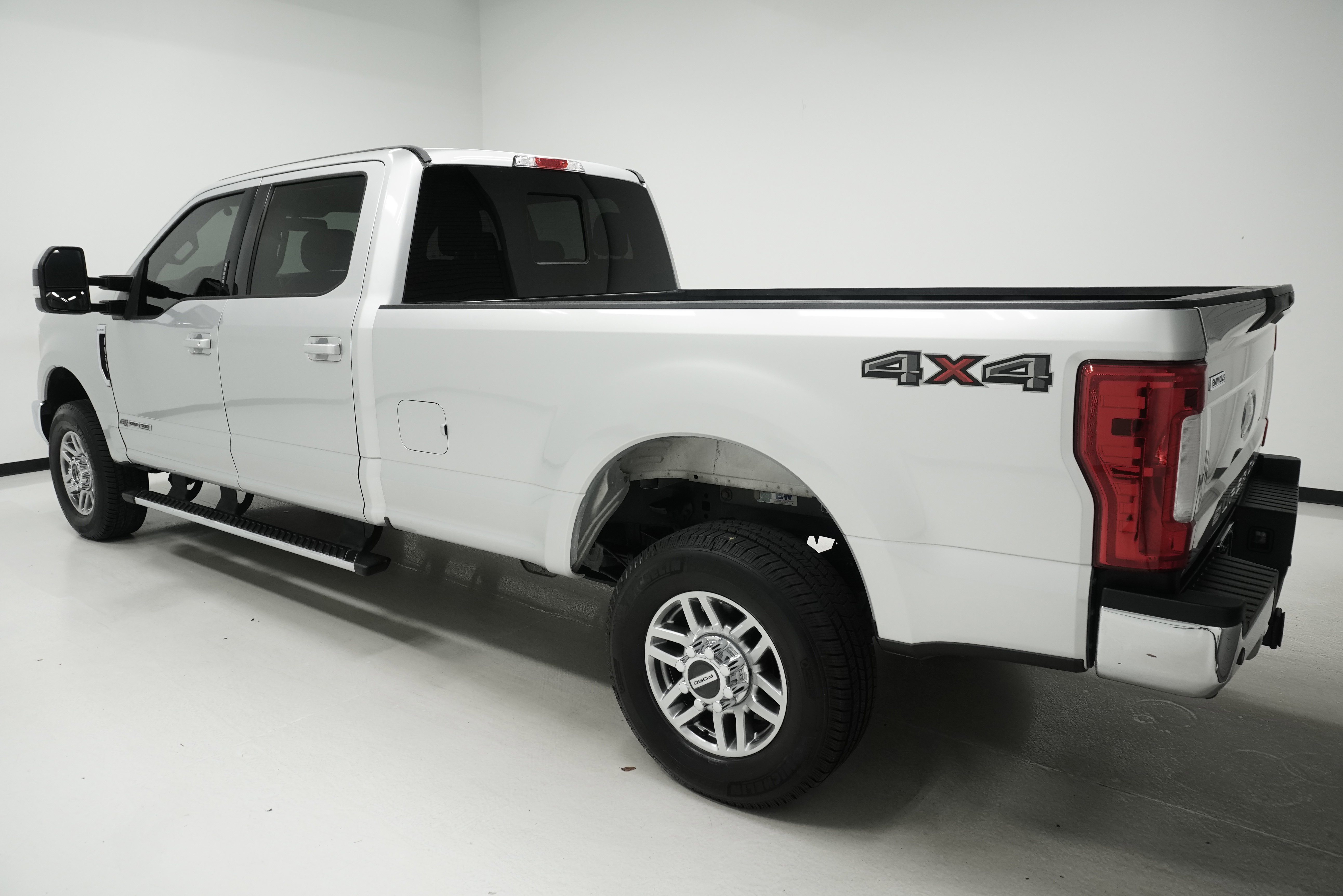 Used 2017 Ford F350 Lariat AWD/4WD image 4