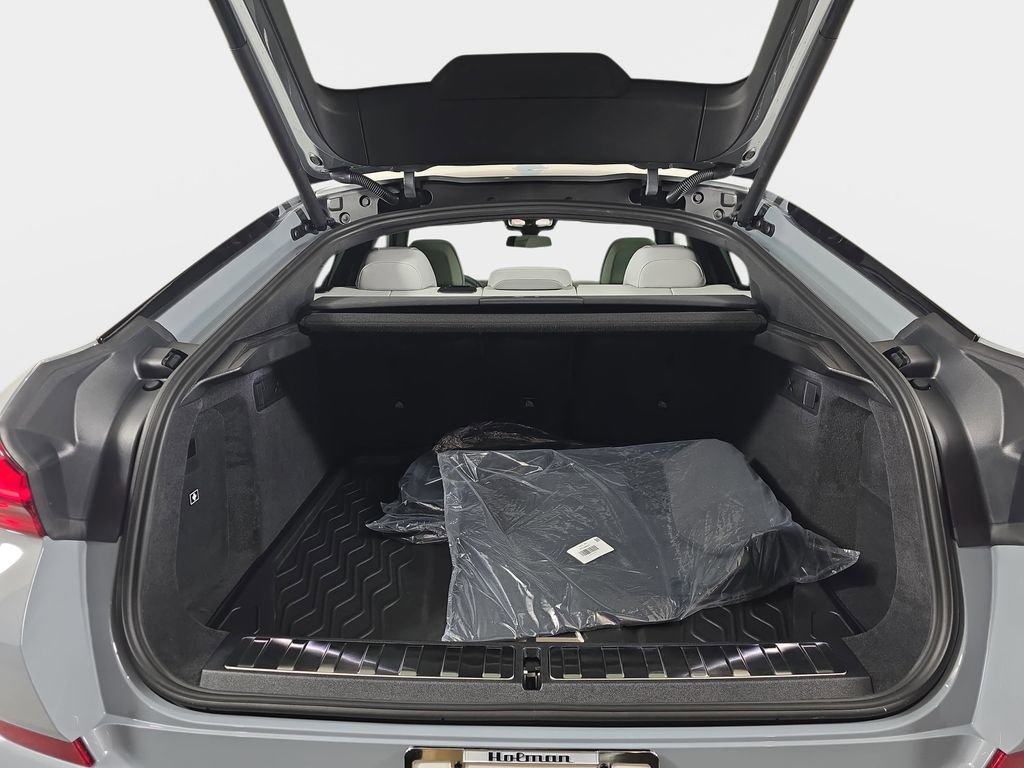 New 2026 BMW X6 xDrive40i w/ Climate Comfort Package image 11