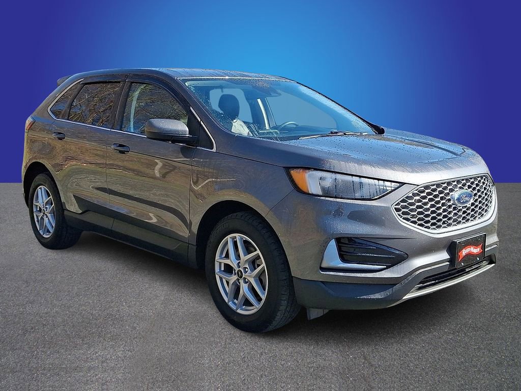 Used 2024 Ford Edge SEL image 3