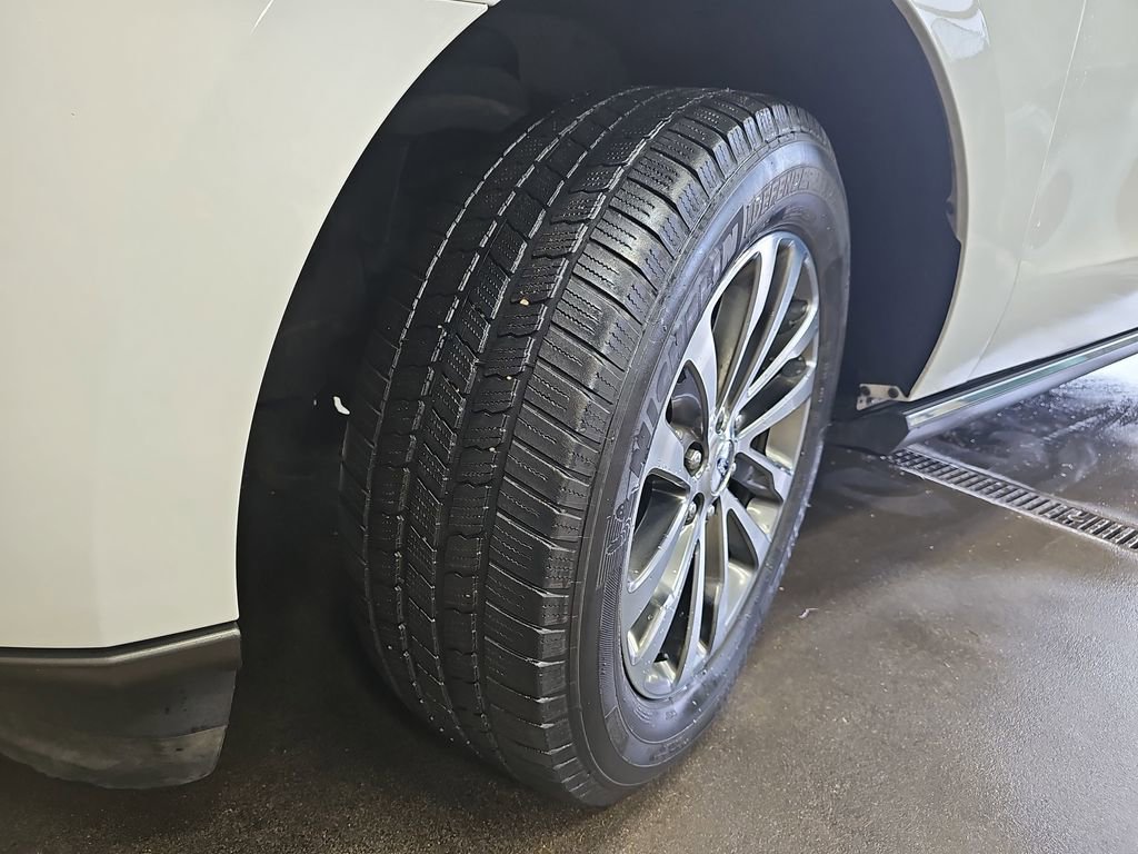 Used 2018 Ford Expedition Max Limited image 32