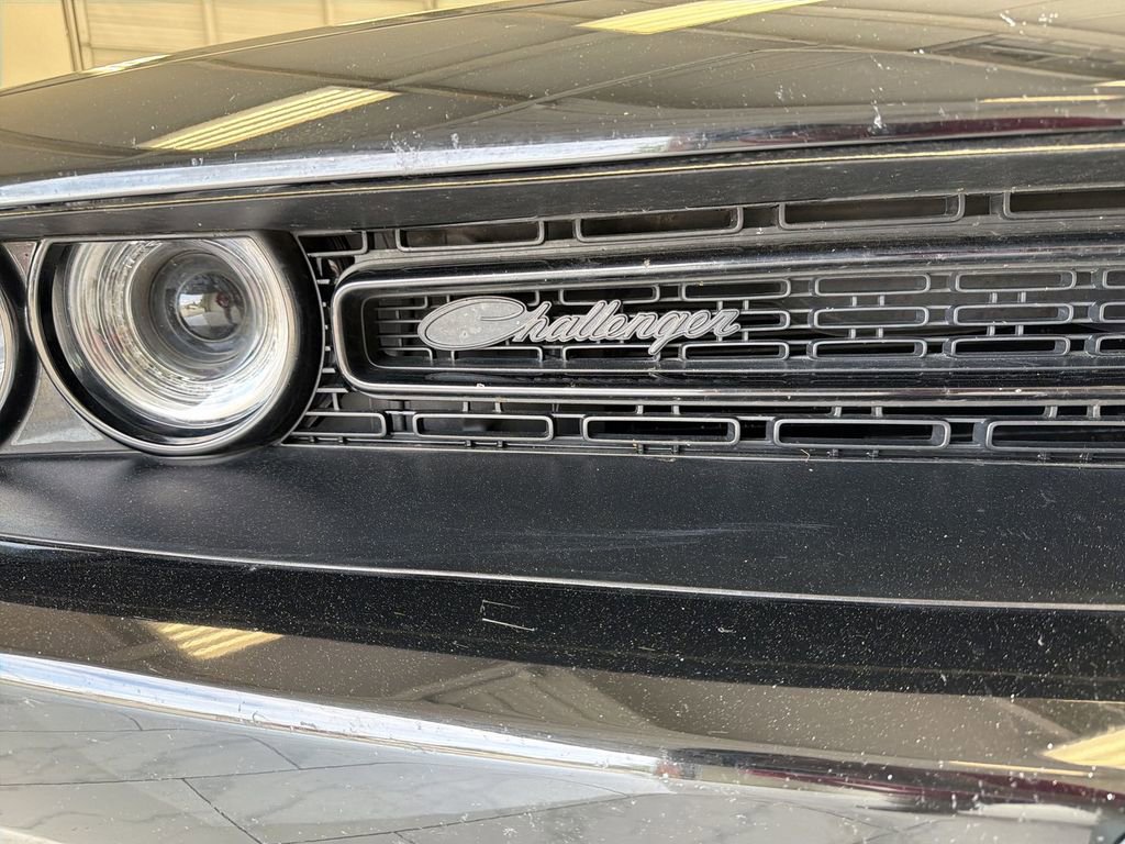 Used 2019 Dodge Challenger SXT w/ Plus Package image 32