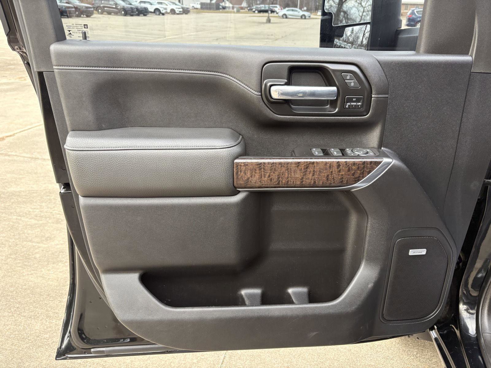 Used 2021 GMC Sierra 3500 Denali w/ Denali Ultimate Package image 3