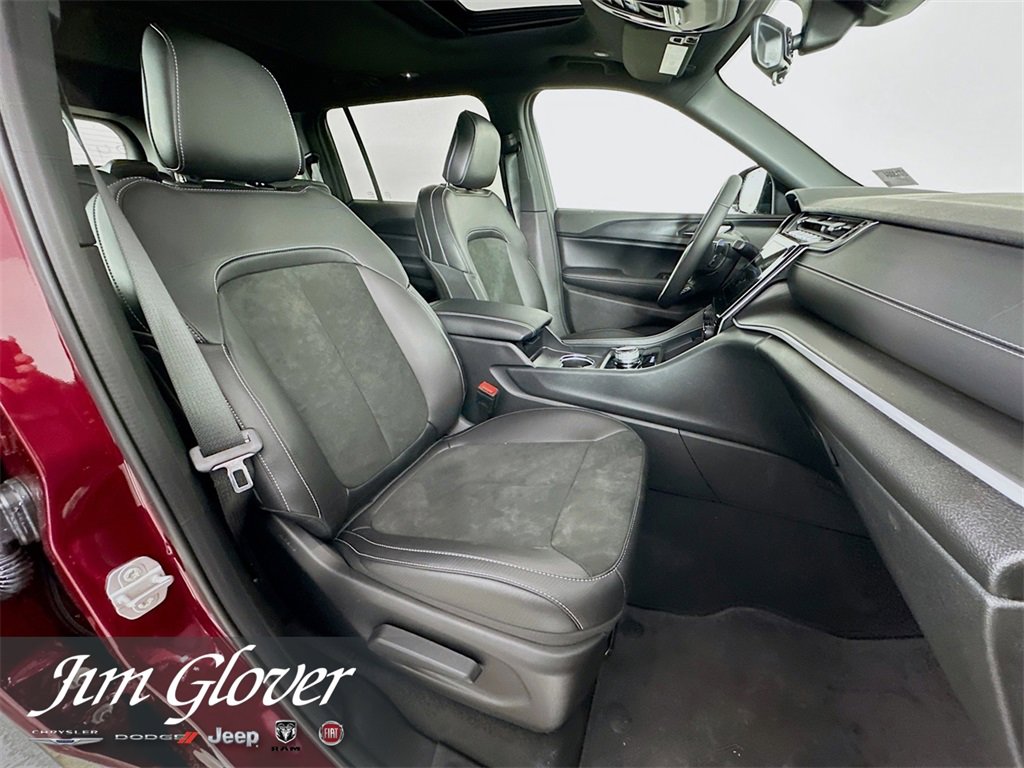 New 2025 Jeep Grand Cherokee L Altitude image 18