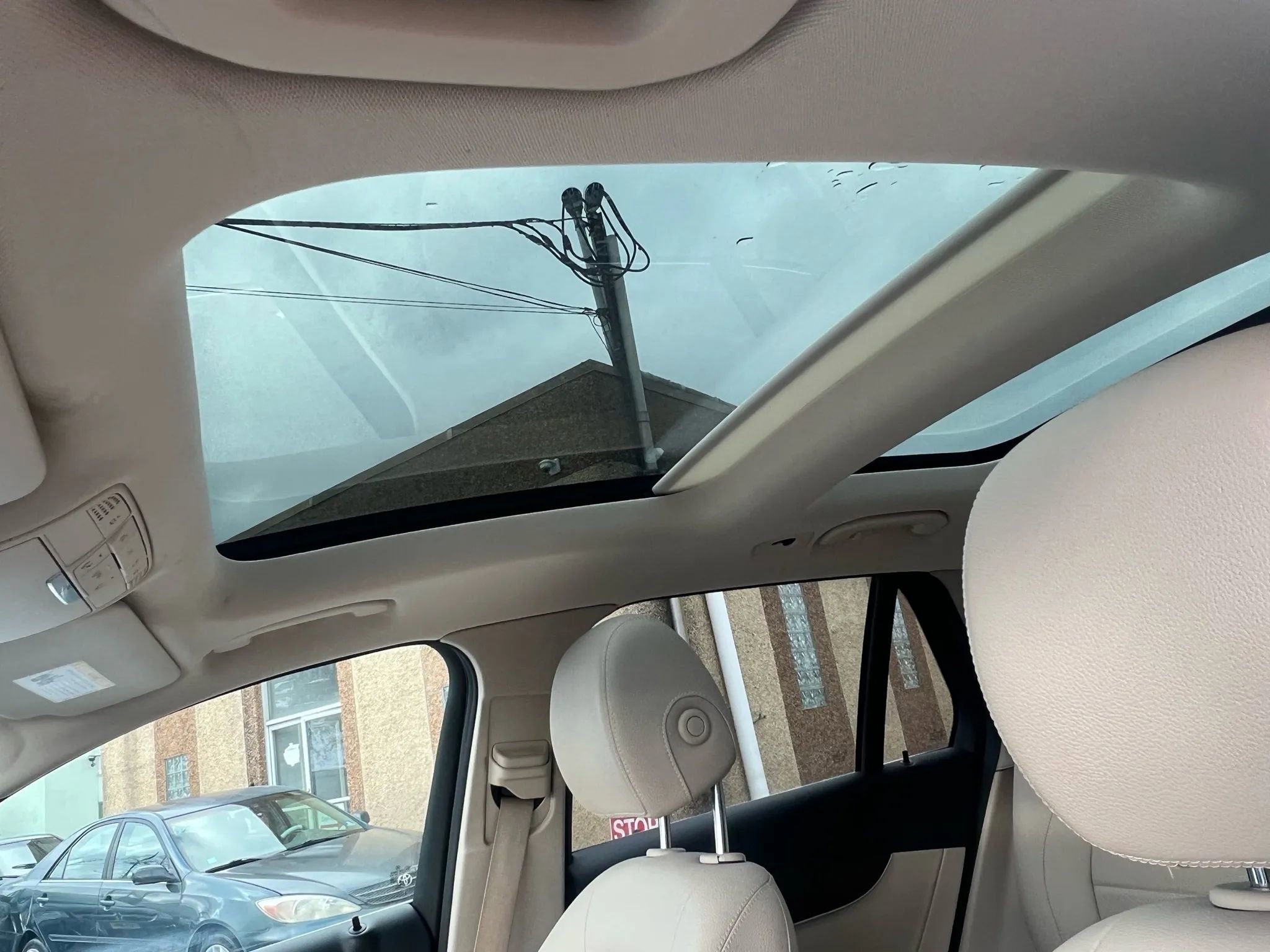 Used 2019 Mercedes-Benz GLC 300 4MATIC w/ Premium Package image 27