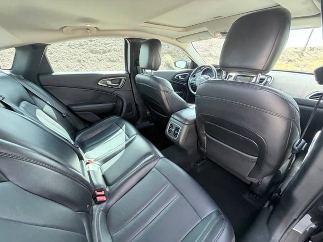 Used 2017 Chrysler 200 Limited Platinum w/ Comfort & Convenience Group FWD image 28