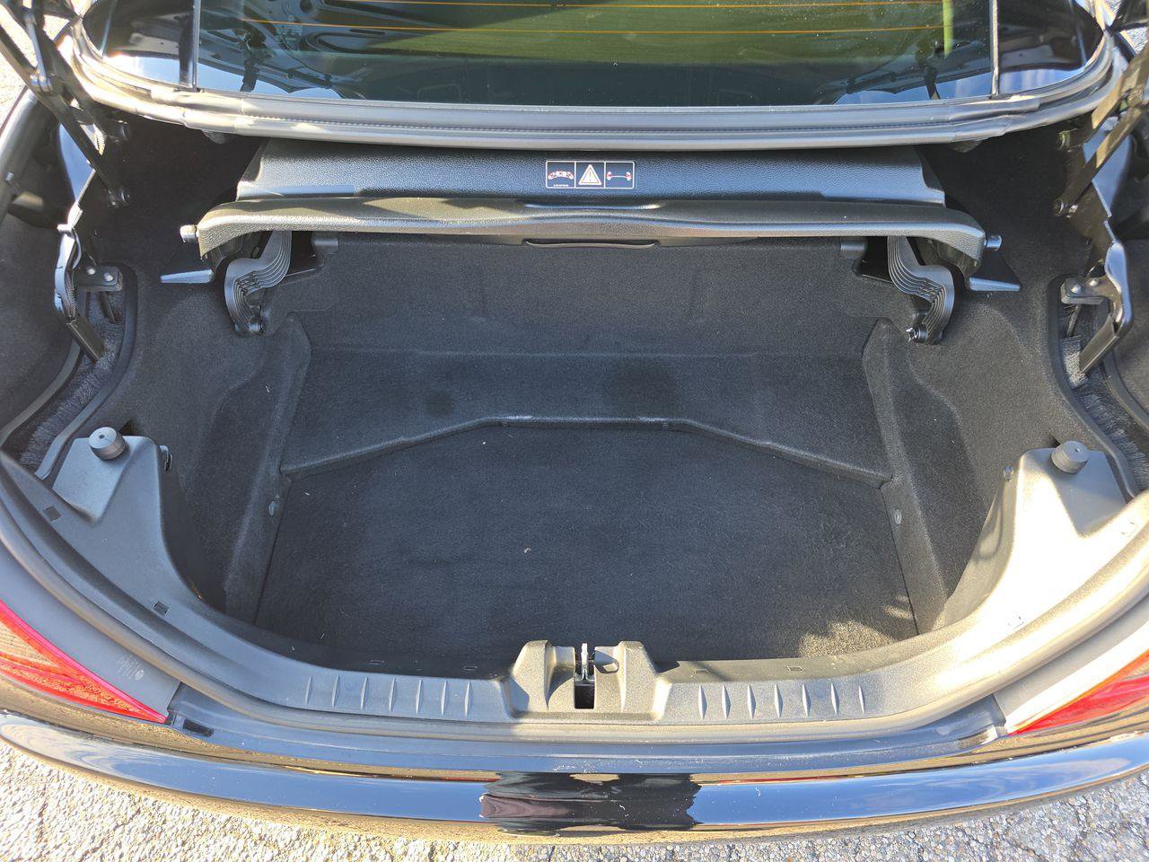 Used 2011 Mercedes-Benz SLK 300 image 15