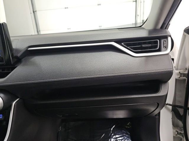Certified 2022 Toyota RAV4 XLE image 38