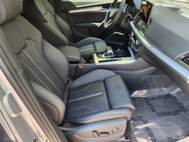 Used 2025 Audi Q5 2.0T Premium Plus w/ Premium Plus Package AWD/4WD image 12
