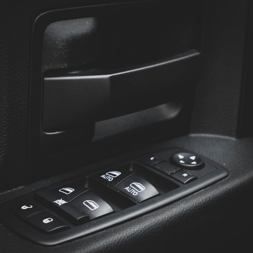 Used 2018 RAM 2500 Tradesman w/ Chrome Appearance Group image 12