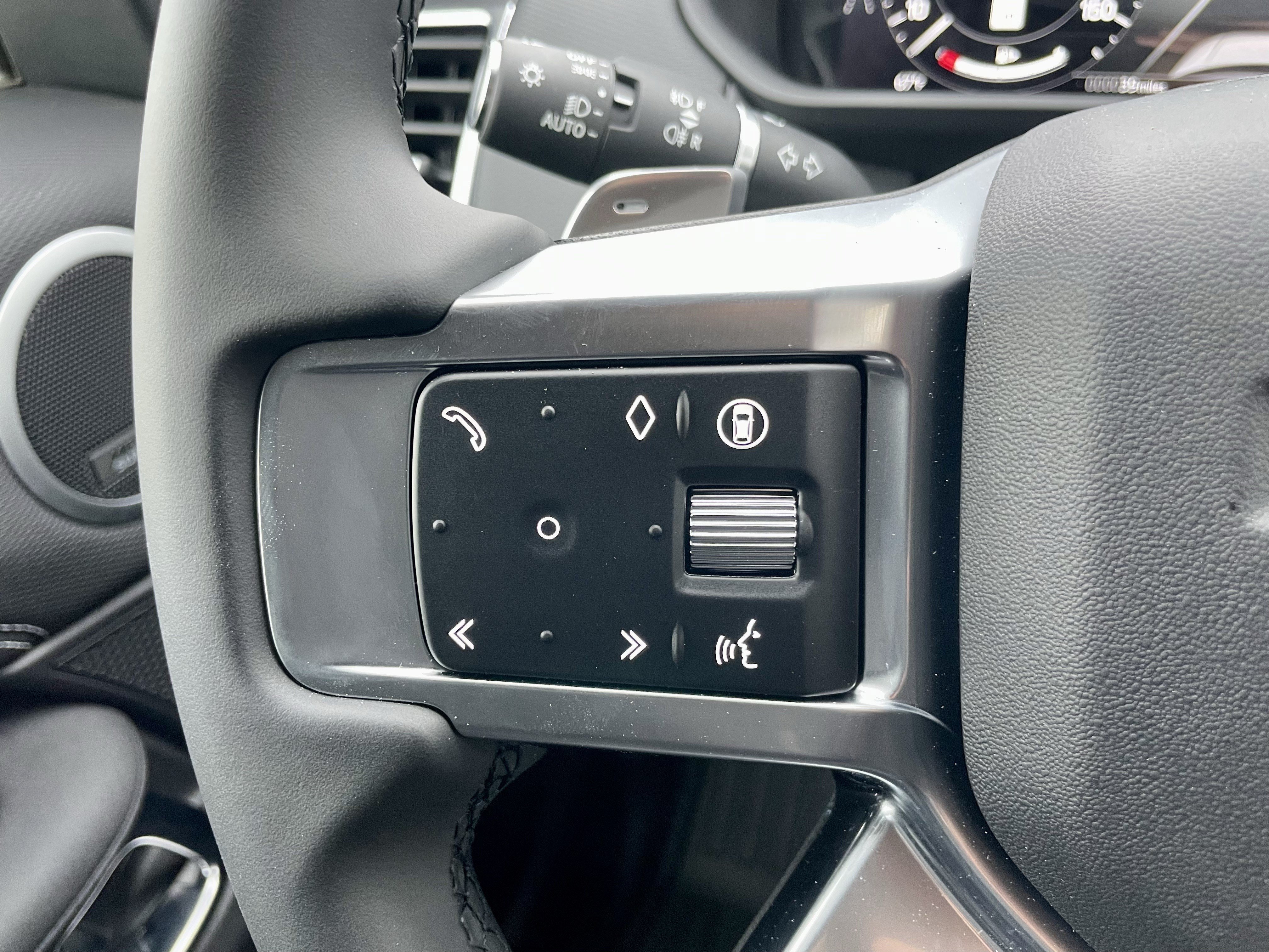 New 2026 Land Rover Discovery Limited Edition AWD/4WD image 23