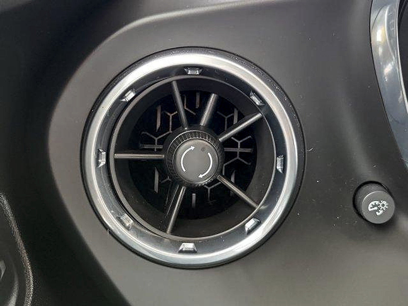 Used 2017 Chevrolet Camaro LS RWD image 27