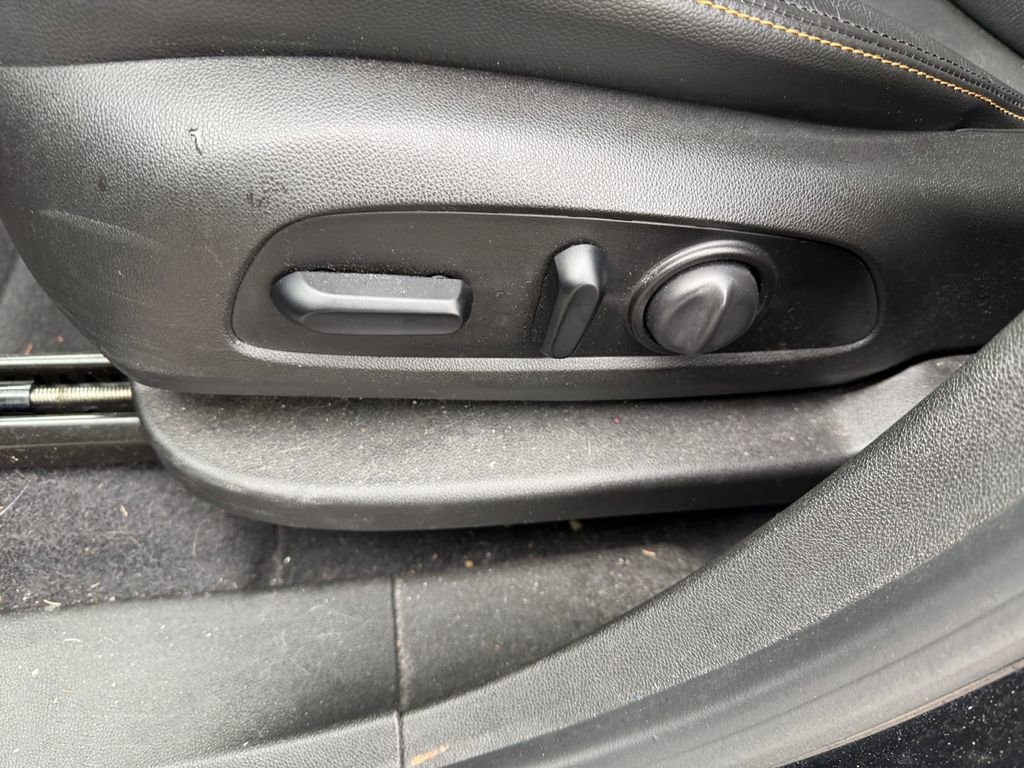 Used 2021 Chevrolet Equinox Premier w/ Redline Edition image 13