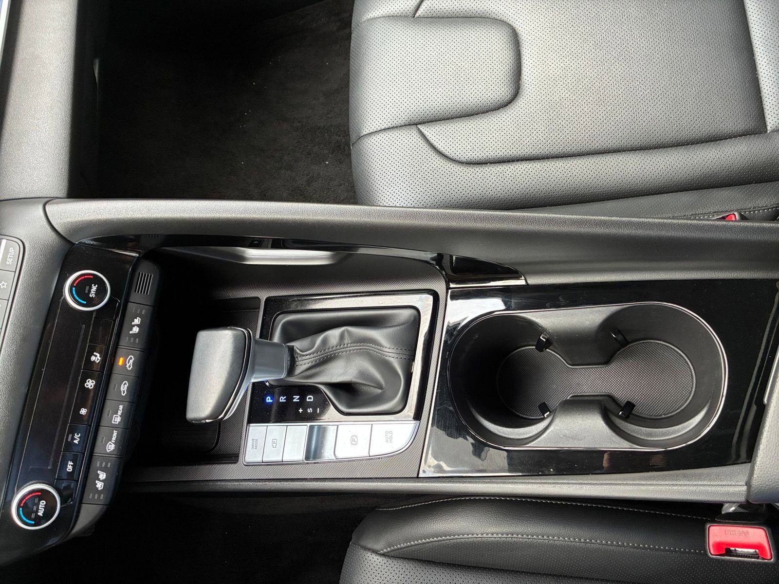 Used 2025 Hyundai Elantra Limited image 43