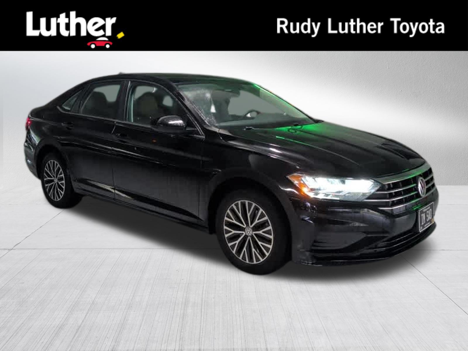 Used 2019 Volkswagen Jetta SE FWD image 1