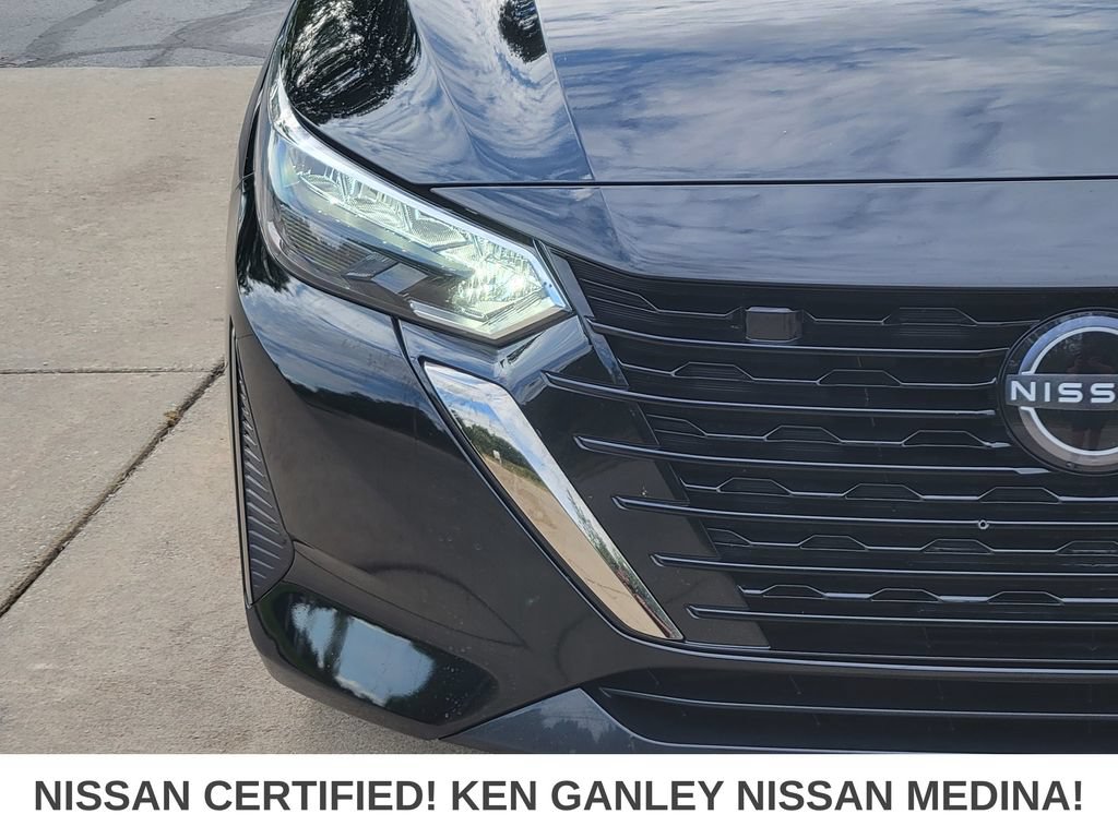 Certified 2025 Nissan Sentra SR FWD image 9
