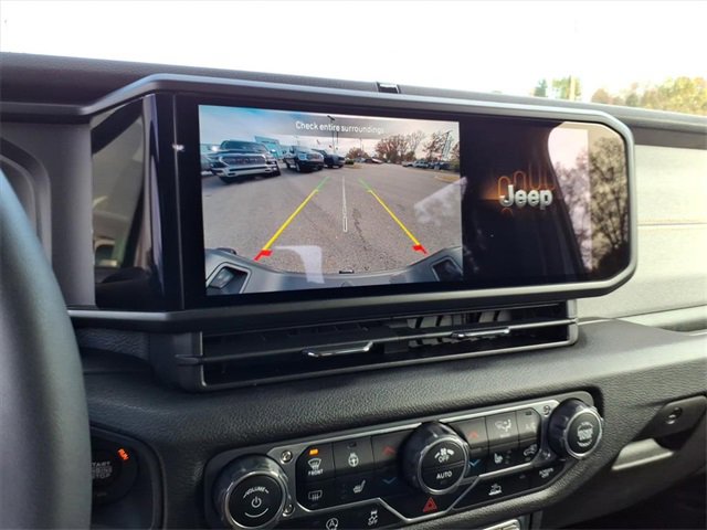 Used 2024 Jeep Gladiator Sport image 21