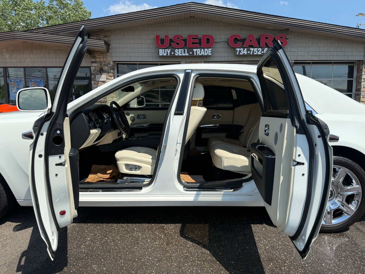 Used 2011 Rolls-Royce Ghost image 17