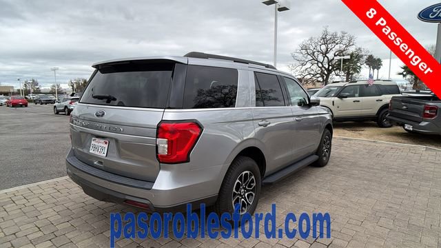 Used 2022 Ford Expedition XLT image 3
