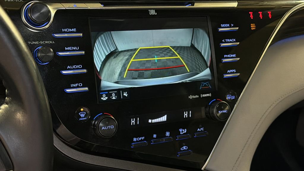 Used 2018 Toyota Camry XLE image 27