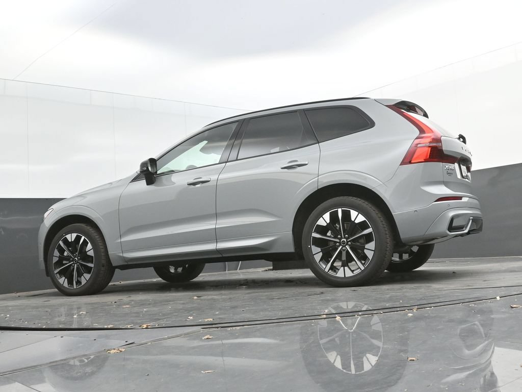 New 2026 Volvo XC60 B5 Plus w/ Protection Package Premier AWD/4WD image 38