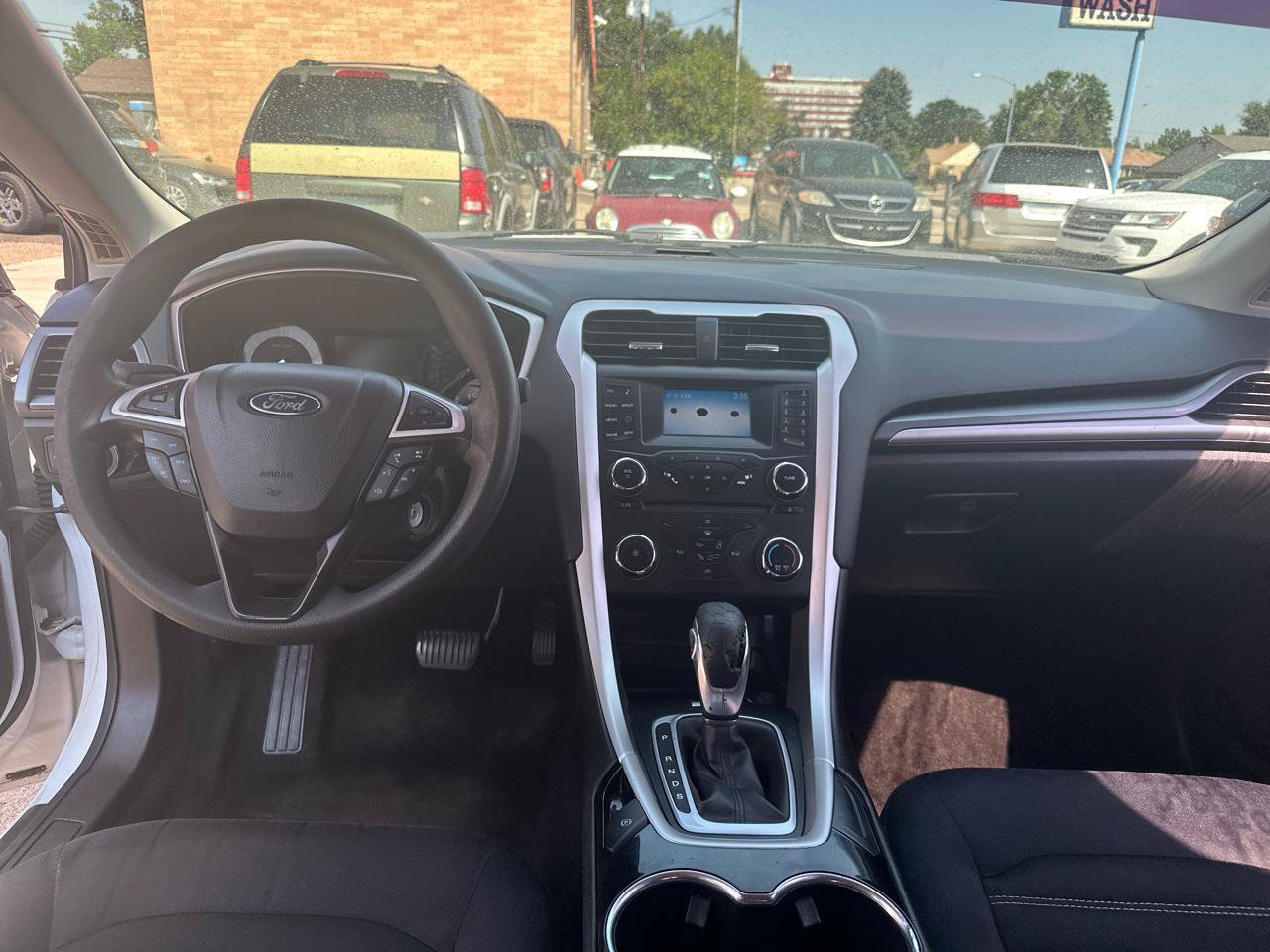 Used 2015 Ford Fusion SE FWD image 13
