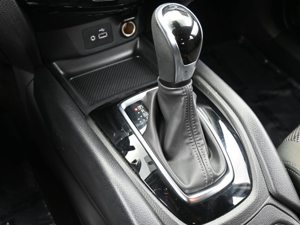 Used 2021 Nissan Rogue Sport SV image 22