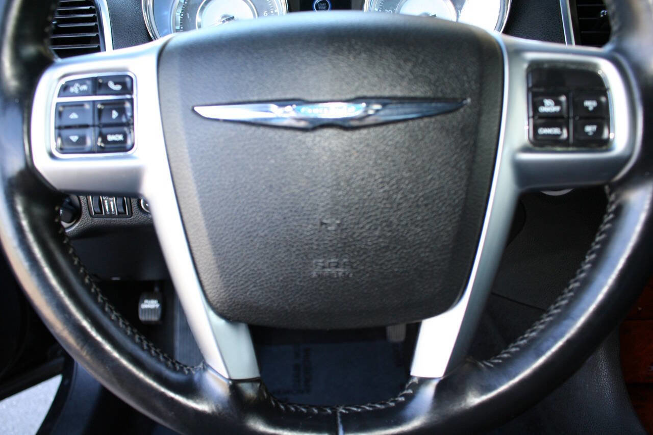 Used 2012 Chrysler 300 Limited image 11