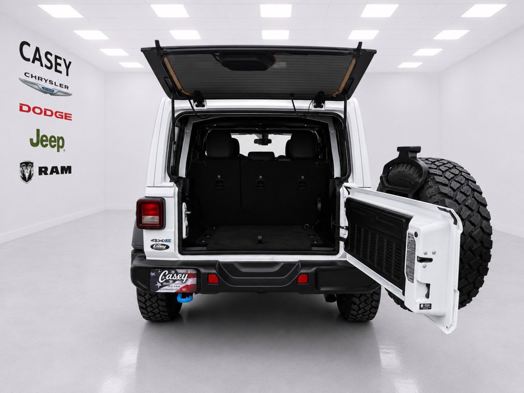 Used 2023 Jeep Wrangler Unlimited w/ Cold Weather Group AWD/4WD image 8
