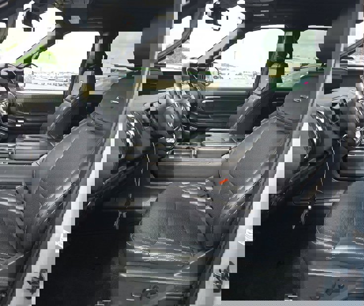 Used 2025 Ford Expedition Platinum w/ Stealth Appearance Package image 5