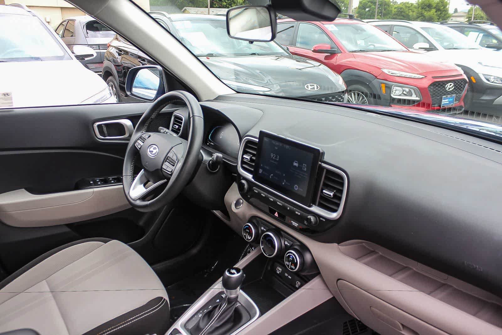 Certified 2024 Hyundai Venue SEL FWD image 21