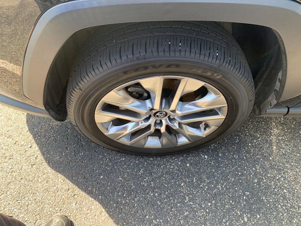 Used 2020 Toyota RAV4 XLE Premium AWD/4WD image 7