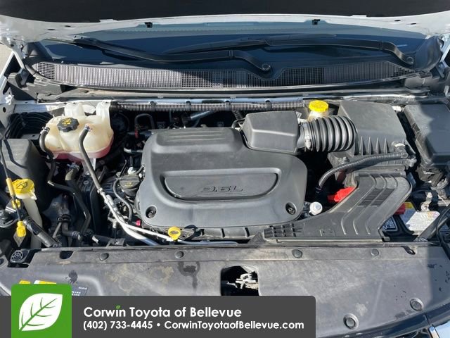 Used 2024 Chrysler Pacifica Touring-L image 30