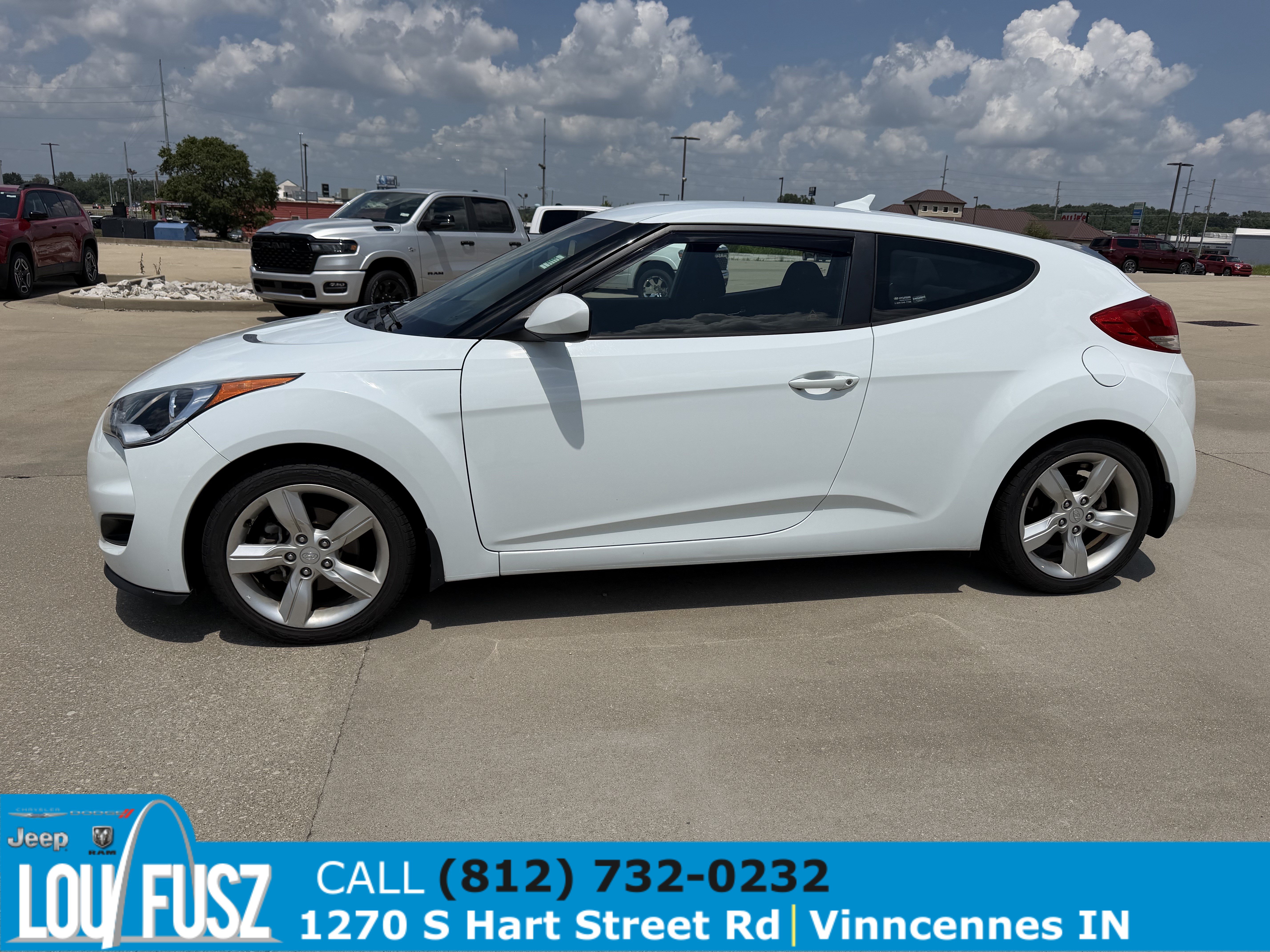 Used 2013 Hyundai Veloster FWD image 4
