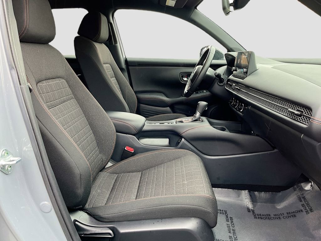 Used 2025 Honda HR-V Sport image 25
