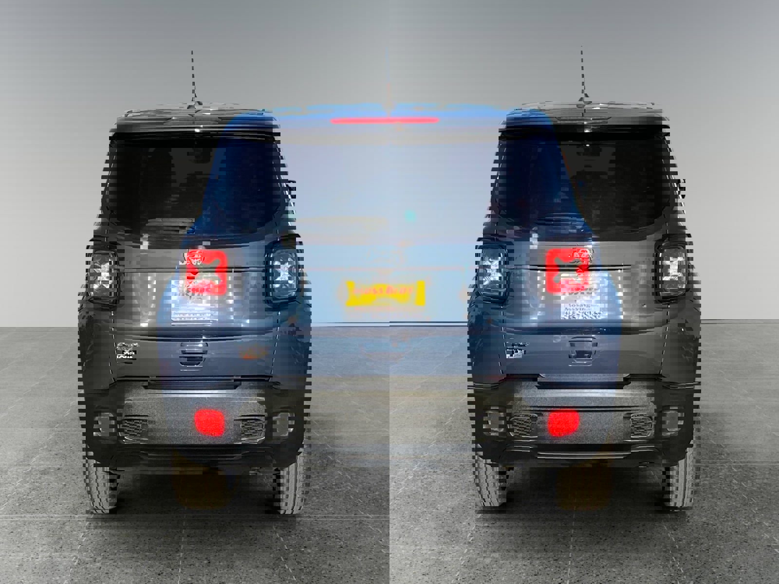 Used 2023 Jeep Renegade Latitude image 4