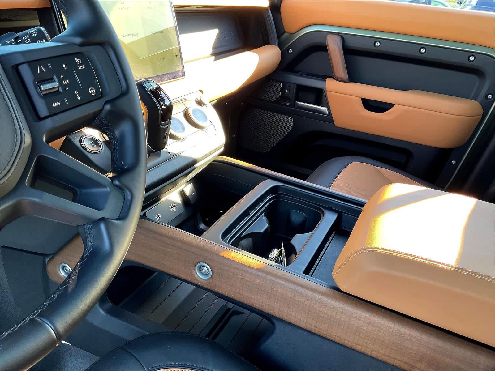 Used 2024 Land Rover Defender 110 X image 19