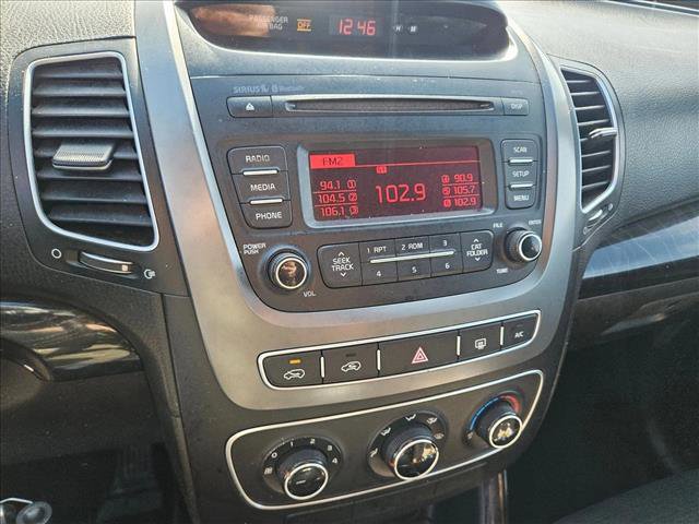 Used 2015 Kia Sorento LX image 19