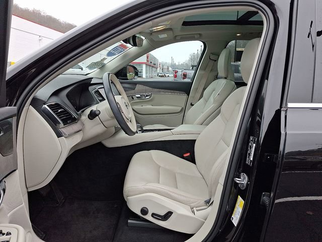 Used 2023 Volvo XC90 B5 Plus w/ Protection Package Premier image 18