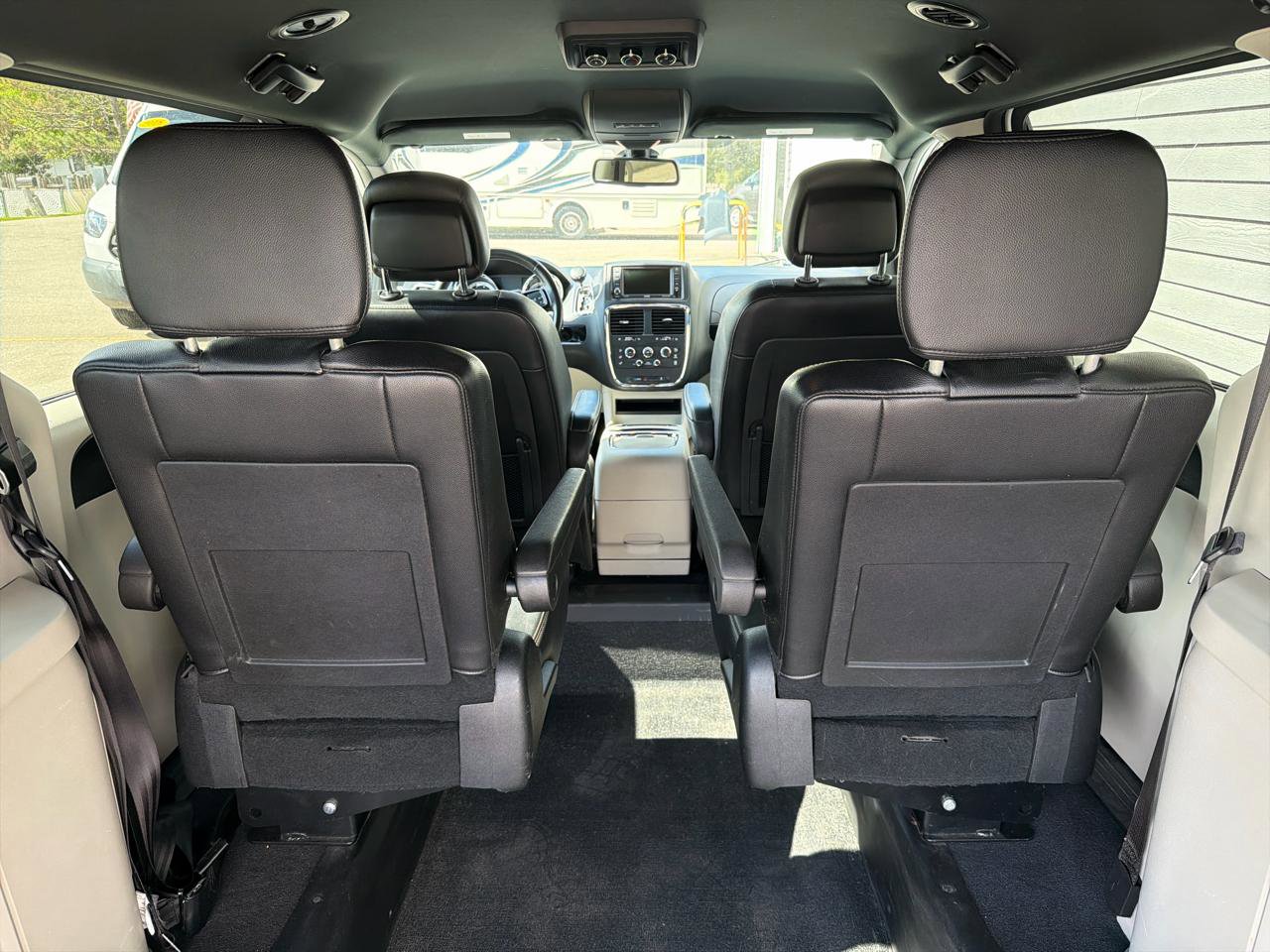 Used 2019 Dodge Grand Caravan SXT FWD image 24