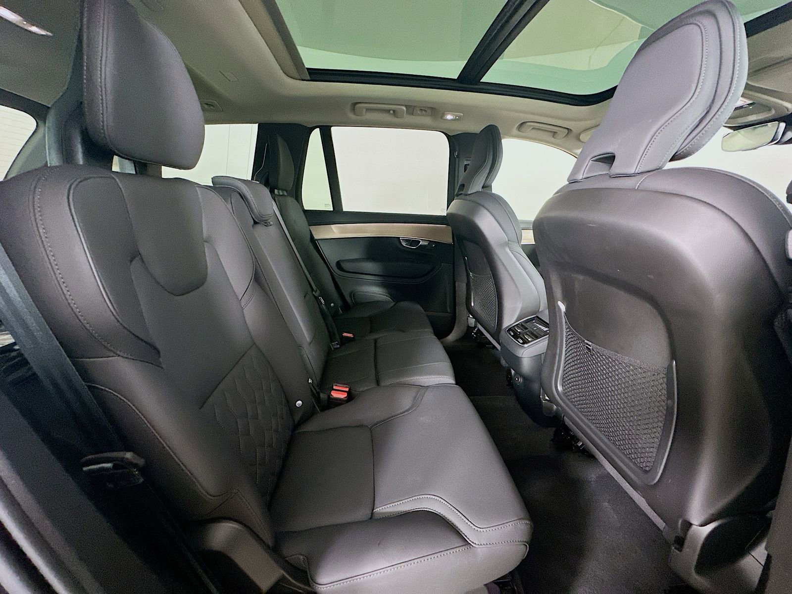 Used 2026 Volvo XC90 B5 Plus w/ Protection Package Premier AWD/4WD image 45