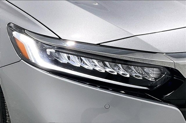 Used 2019 Honda Accord Touring image 32