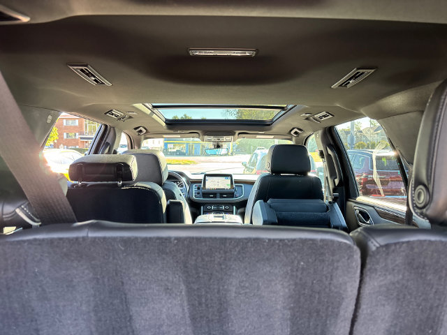 Used 2021 Chevrolet Tahoe Premier w/ Premium Package AWD/4WD image 32