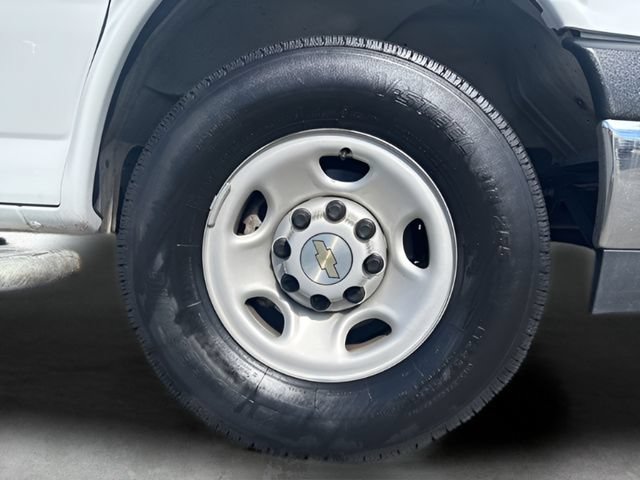 Used 2024 Chevrolet Express 2500 w/ Driver Convenience Package RWD image 24