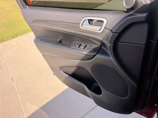 Used 2021 Jeep Grand Cherokee Laredo X RWD image 30