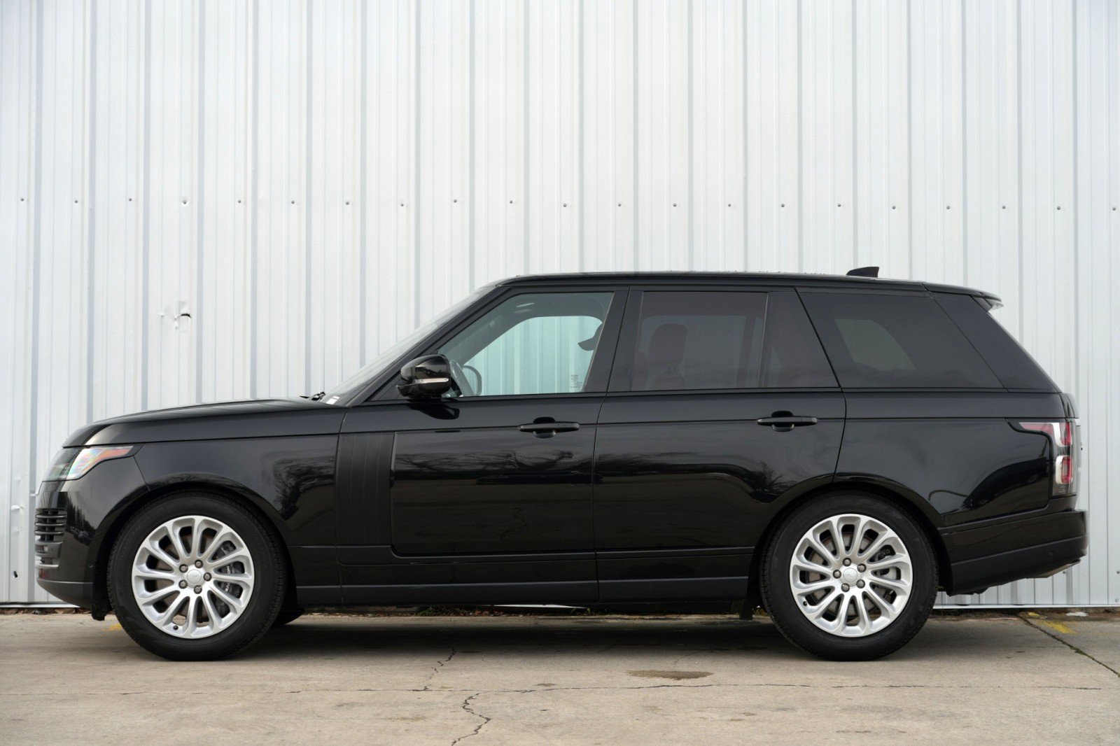 Used 2020 Land Rover Range Rover HSE image 9