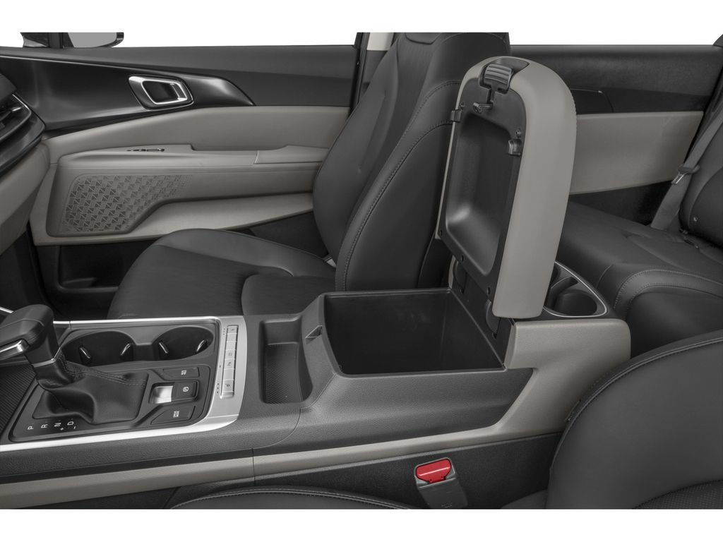 Used 2025 Kia Carnival FWD image 11