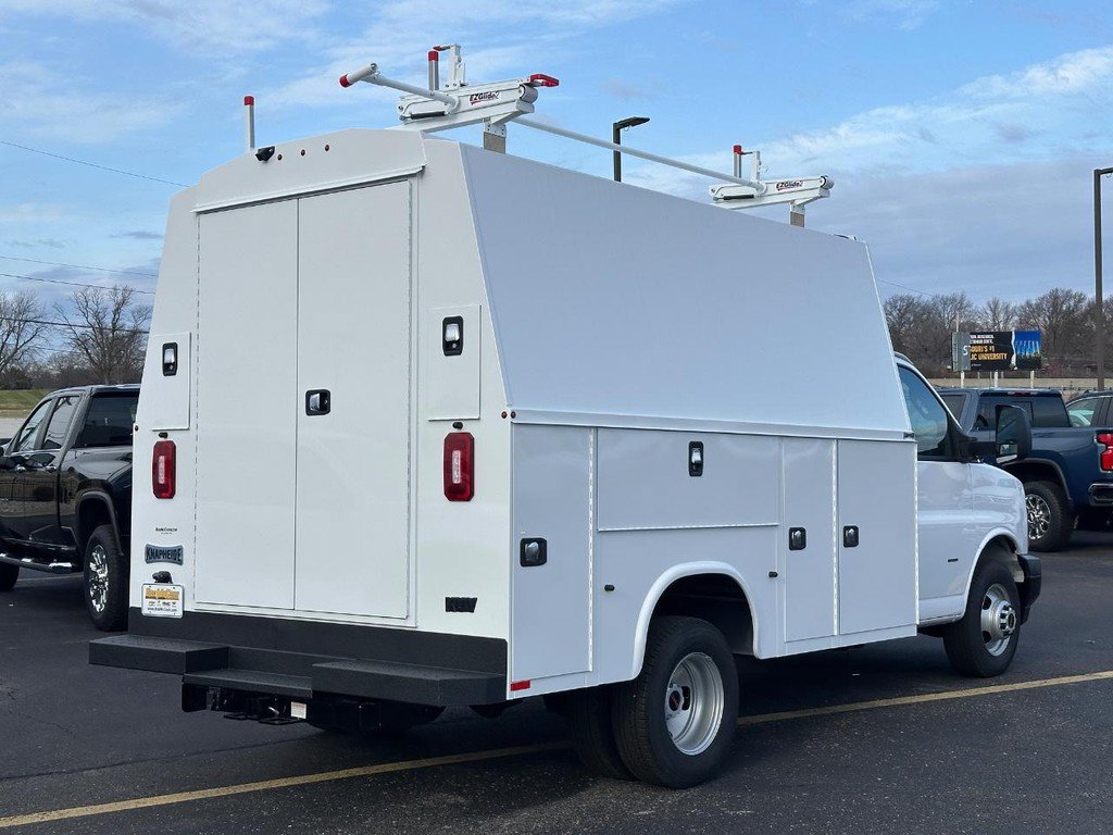 New 2024 GMC Savana 3500 w/ Power Convenience Package RWD image 3